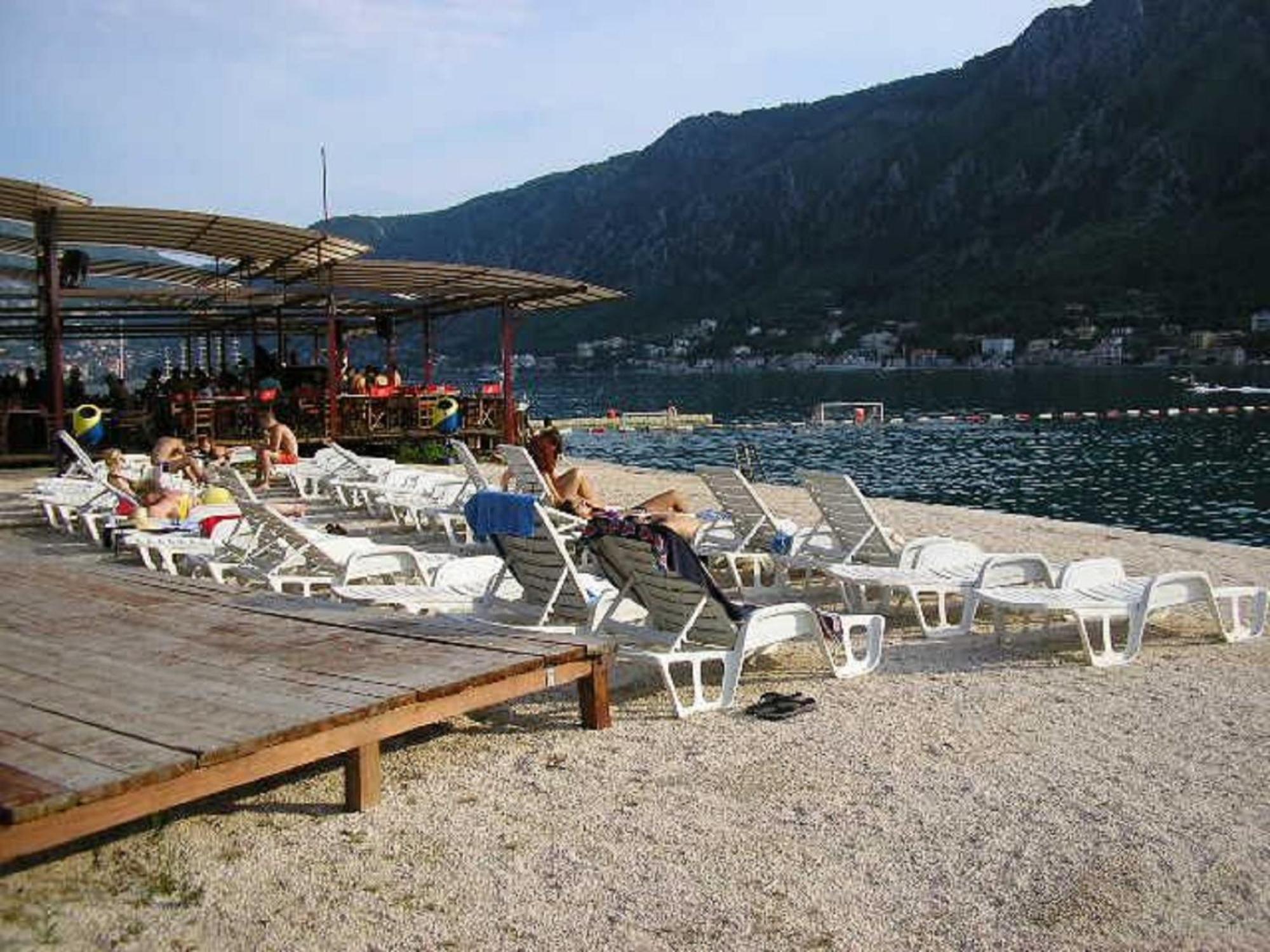 Apartments Vojvoda Kotor Exteriör bild