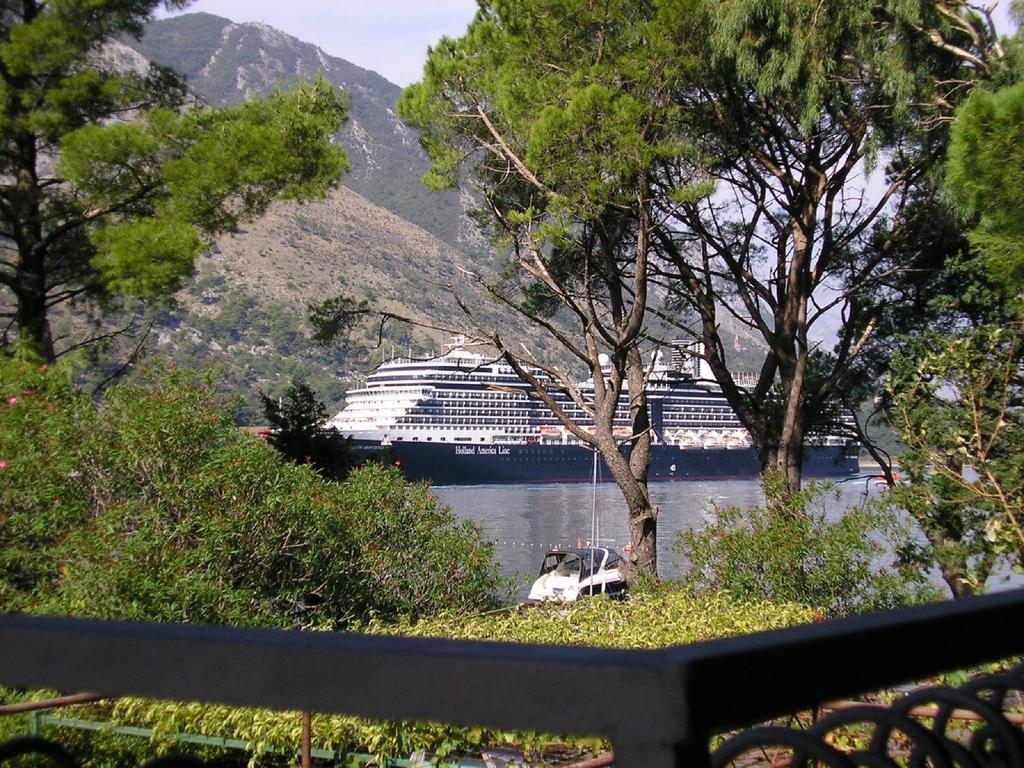 Apartments Vojvoda Kotor Exteriör bild