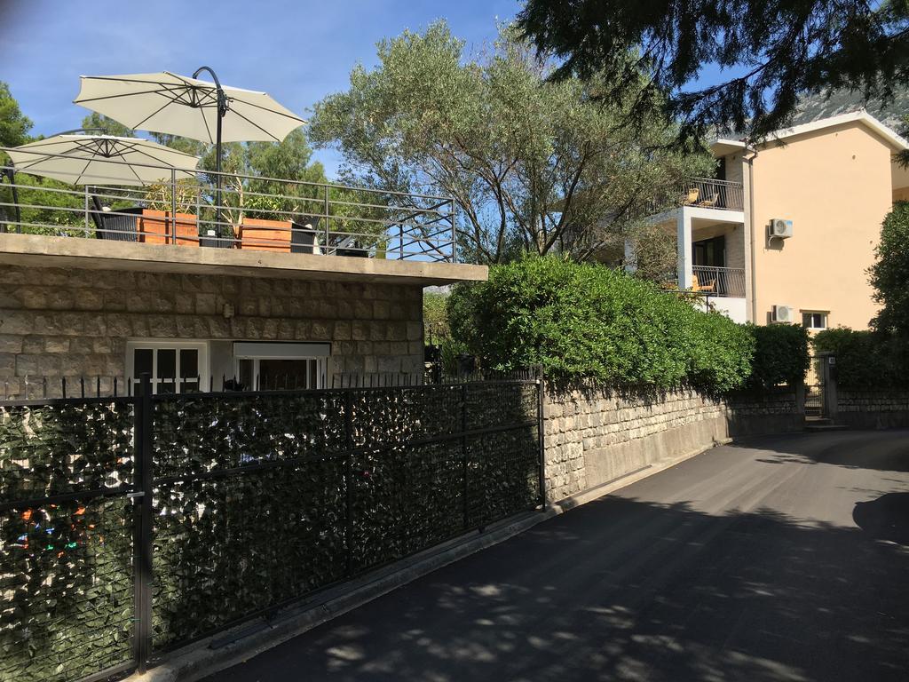 Apartments Vojvoda Kotor Exteriör bild