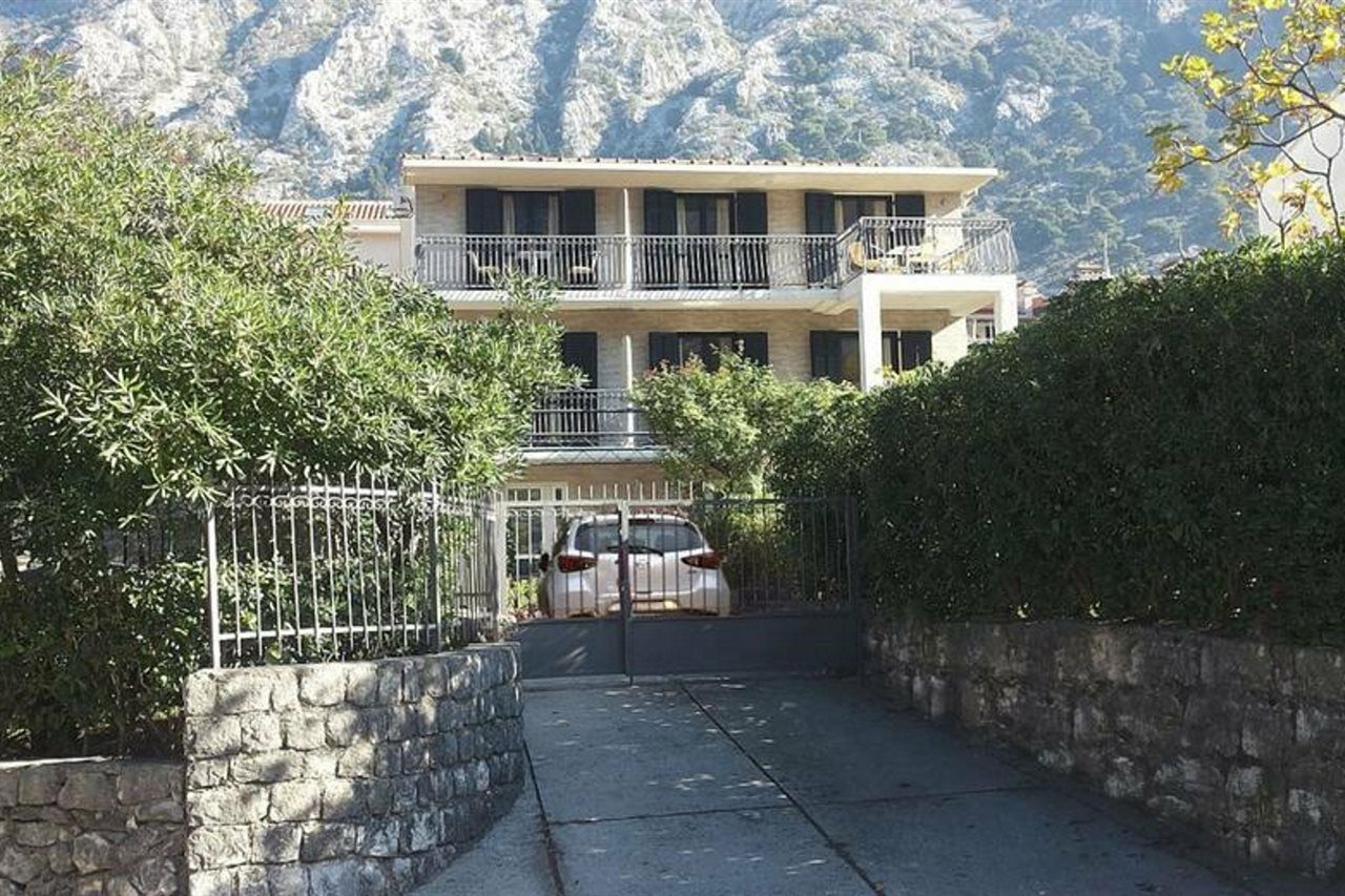 Apartments Vojvoda Kotor Exteriör bild