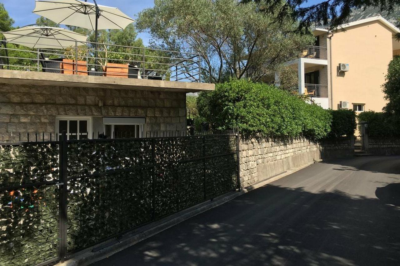 Apartments Vojvoda Kotor Exteriör bild